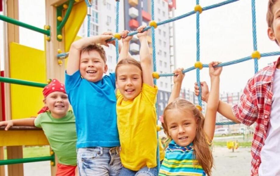 Bezpieczne place zabaw - komunikat UOKiK i Głównego Inspektora Nadzoru Budowlanego