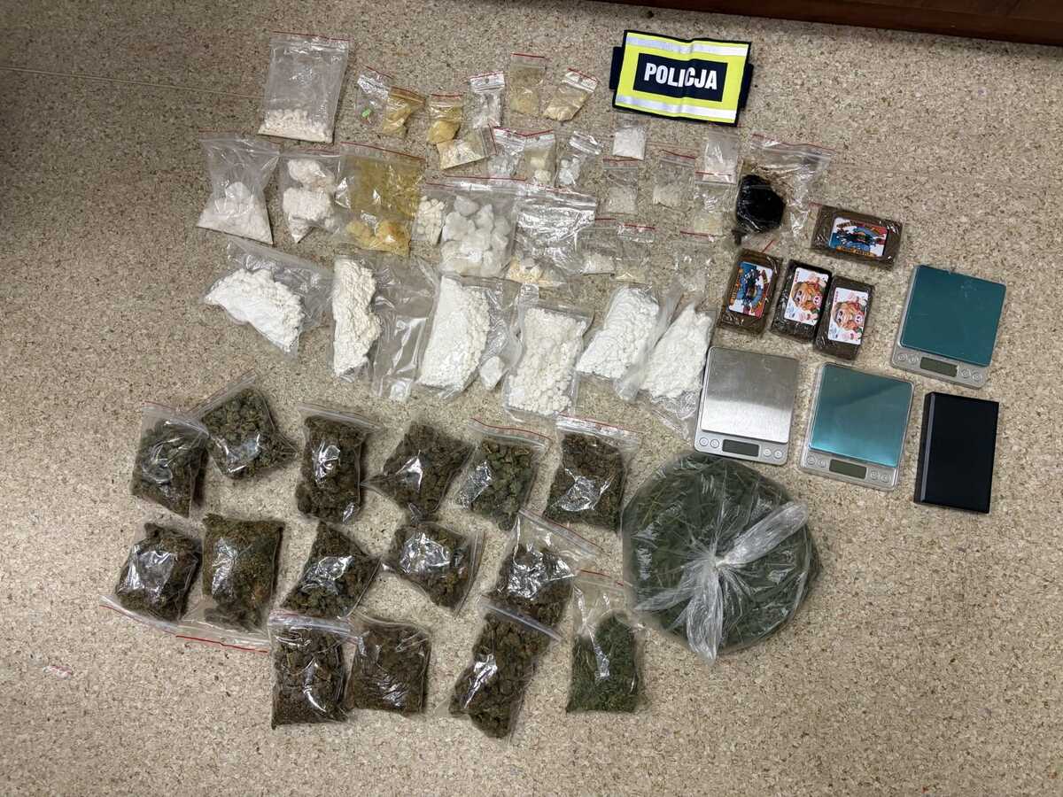 Kryminalni z Ostrołęki zabezpieczyli prawie 2 kg narkotyków