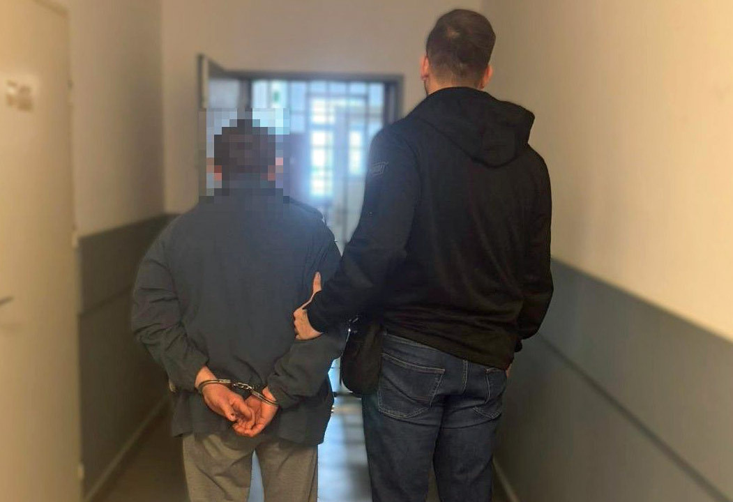 Policjantów zaatakował piłą spalinową. 52-latek tymczasowo aresztowany