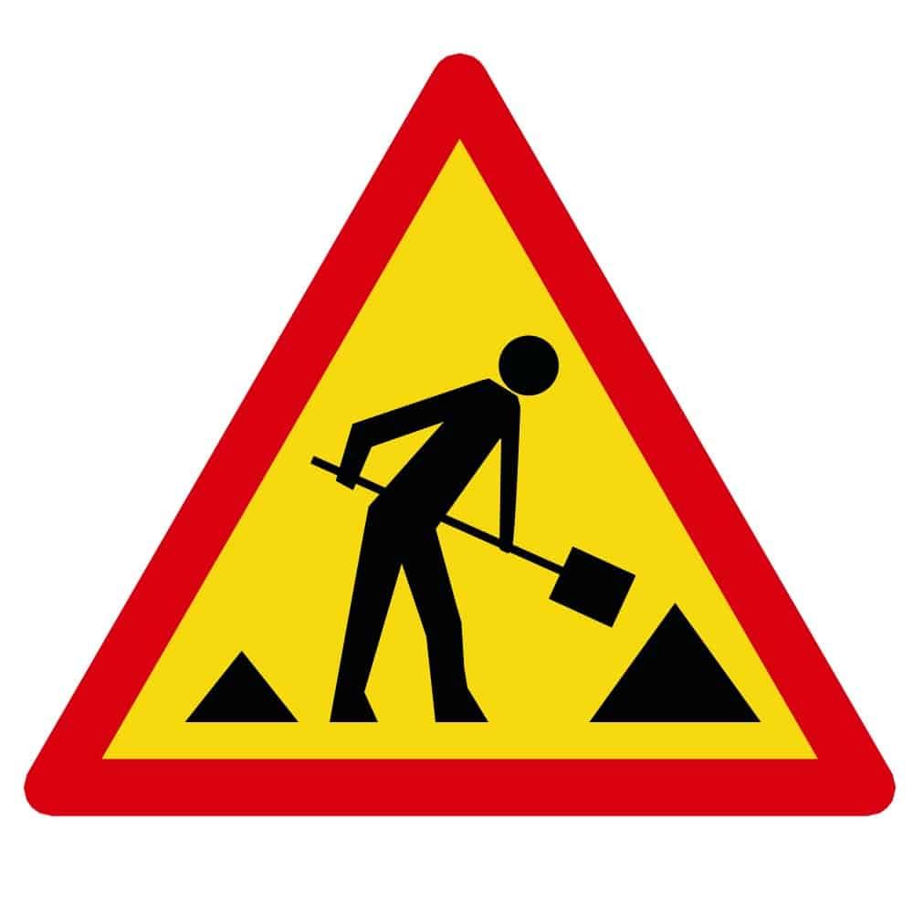 Prace remontowe chodnika przy ulicy Szkolnej w Ożarowie Mazowieckim