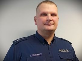 Seniorka zgubiła torbę i oszczędności. Dzielnicowy przyszedł z pomocą