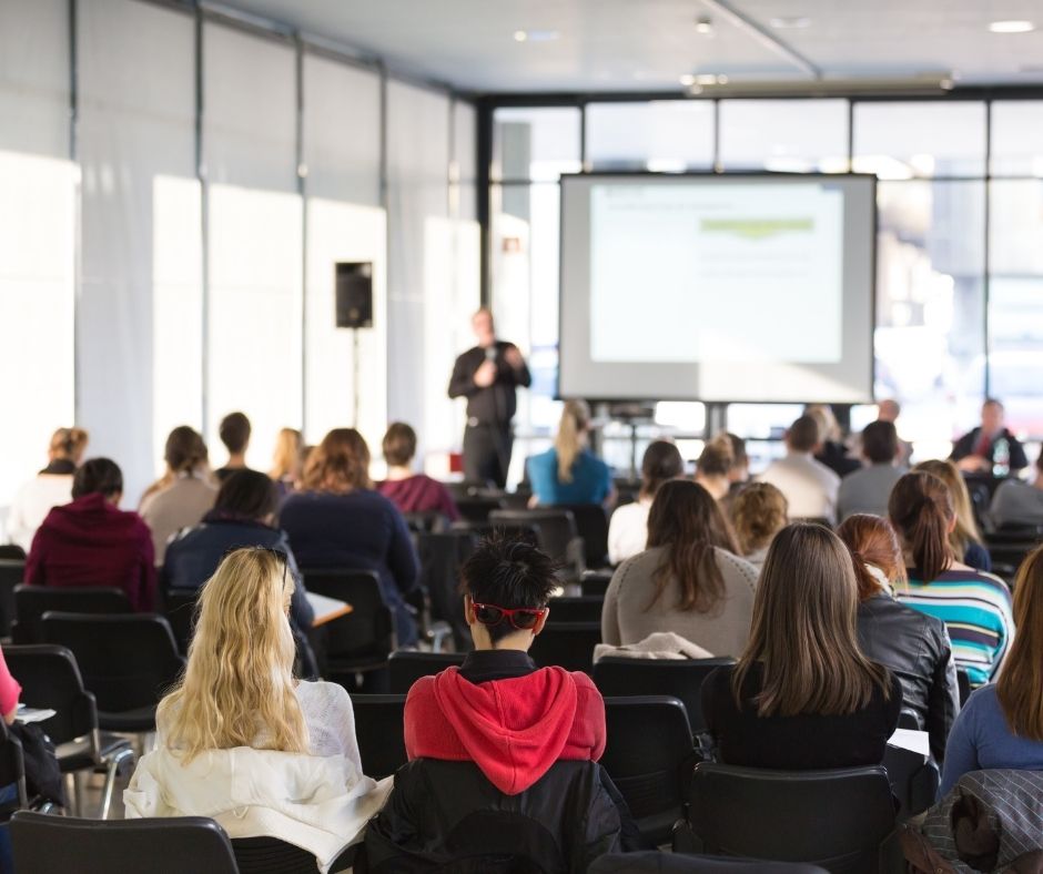 Warsztaty dla NGO w Pruszkowie: radzenie sobie ze stresem w wystąpieniach