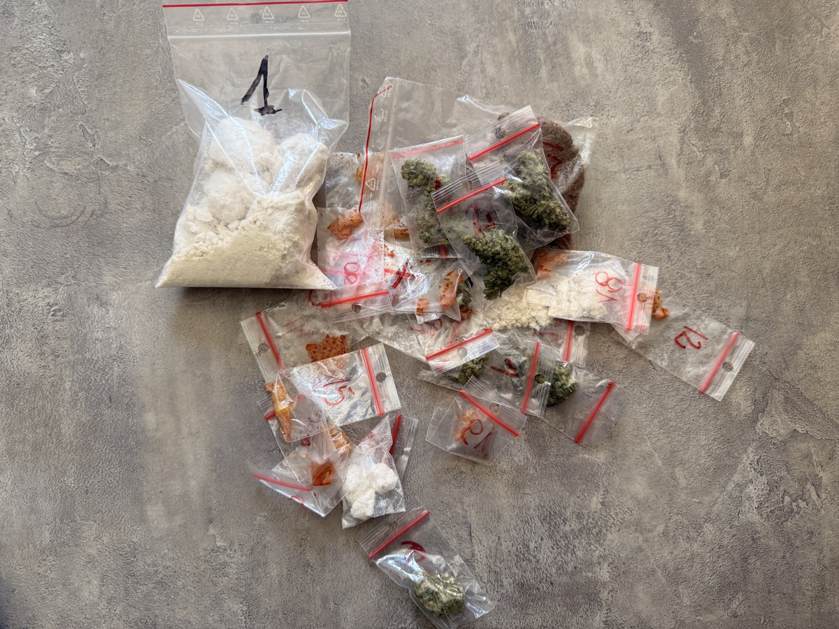 33-latek z Sochaczewa aresztowany na 3 miesiące. Próbował przekupić policjantów narkotykami i pieniędzmi