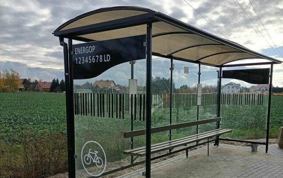 561 000 zł na sprzęt drogowy i wiaty