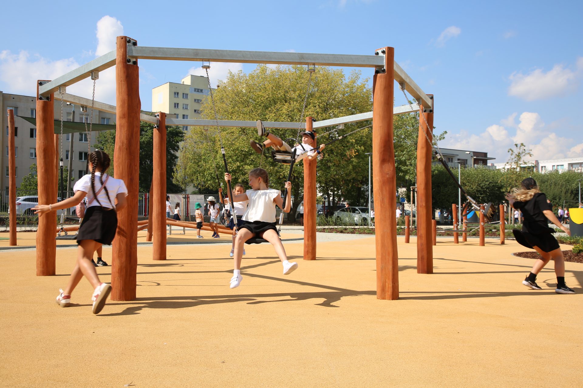 Ekologiczna zabawa i nowe inwestycje dla najmłodszych mieszkańców gminy
