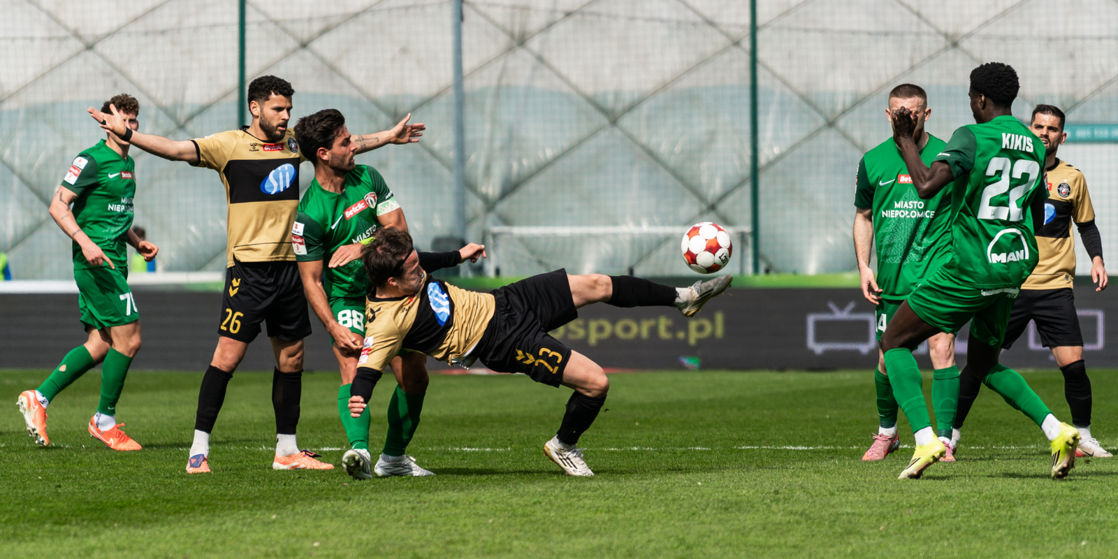 Galeria ze spotkania Puszcza Niepołomice – Polonia Warszawa