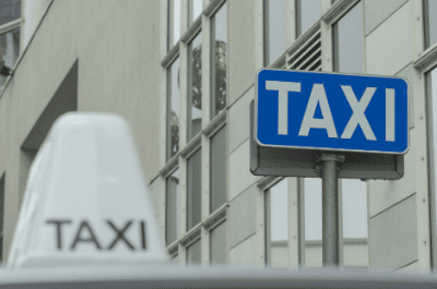 Kontrole przewozu osób w Warszawie – trwają wspólne akcje służb