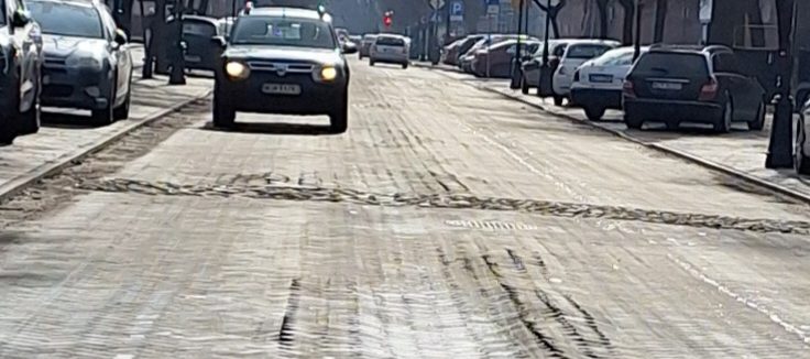 Naprawa nawierzchni jezdni przy ul. Narutowicza – utrudnienia w ruchu