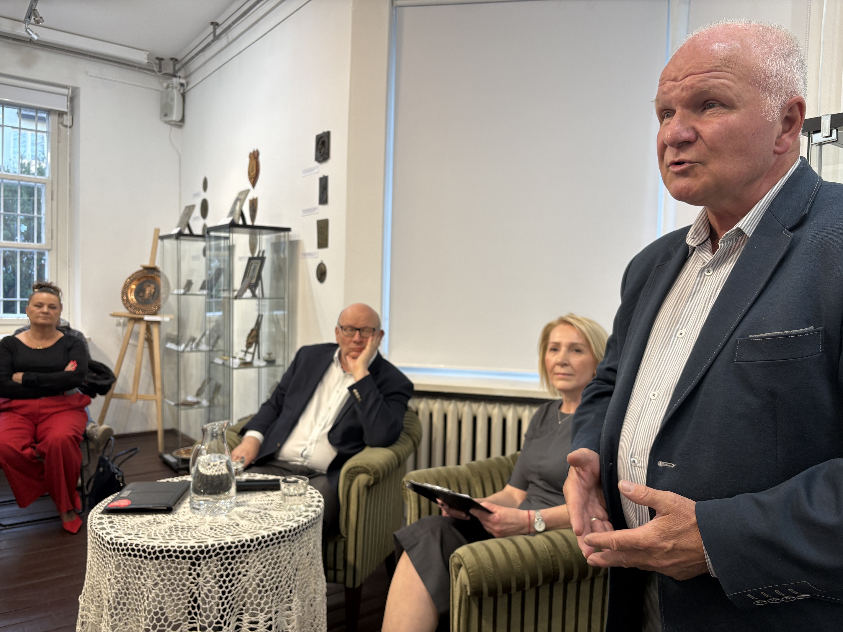 O dyplomacji z profesorem Janem Barczem