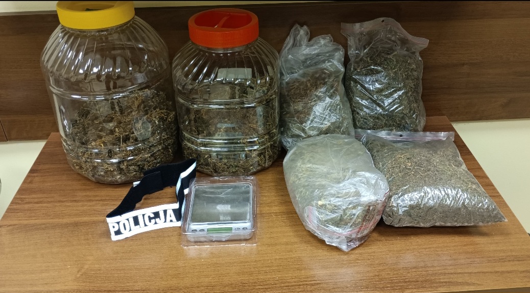 Ostrołęccy policjanci zabezpieczyli kilogram środków odurzających