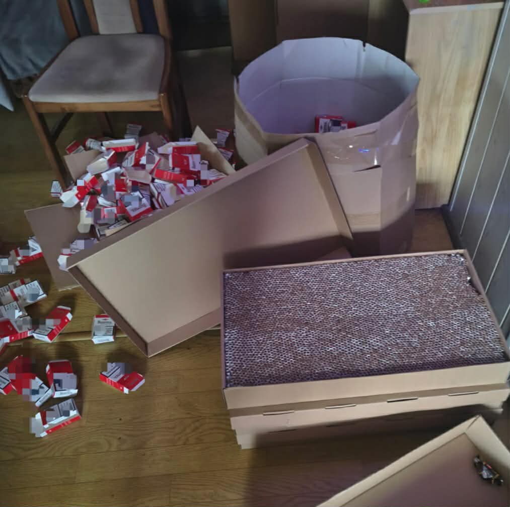 Policjanci z Płocka zabezpieczyli ponad 7,5 tys. paczek nielegalnych papierosów