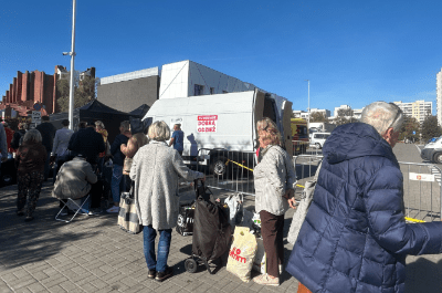 Powracają weekendowe zbiórki odzieży w dzielnicach