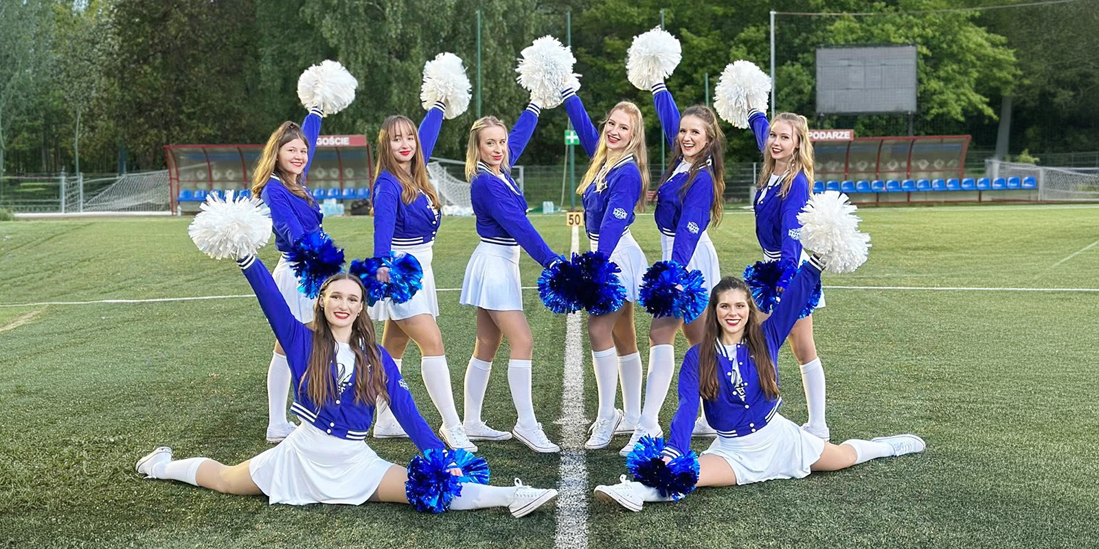 Show cheerleaderek przed spotkaniem Polonia Warszawa – Chrobry Głogów