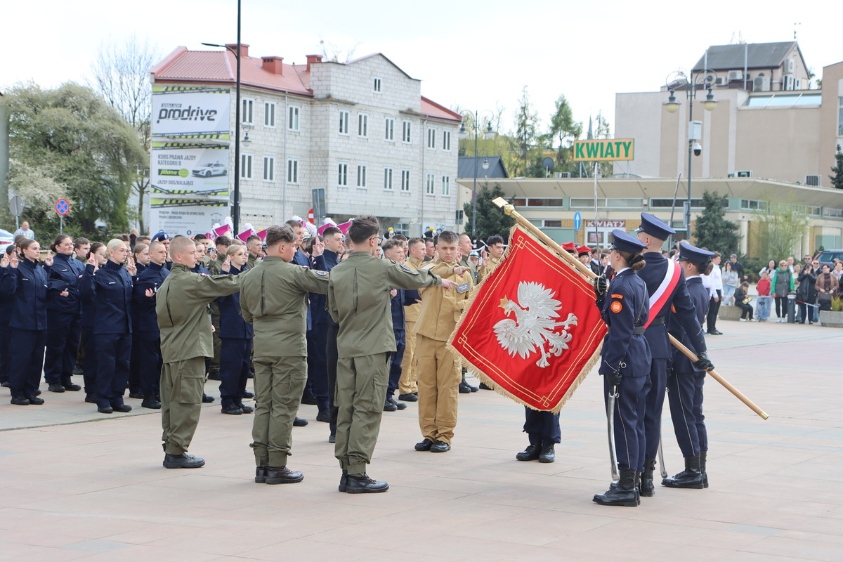 Uroczyste ślubowanie uczniów ze szkoły ZDZ w Radomiu