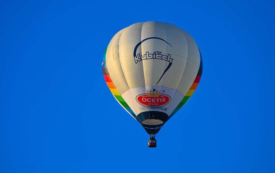 Fiesta Balonowa wystartowała. Pierwsze przeloty nad Płońskiem już za nami