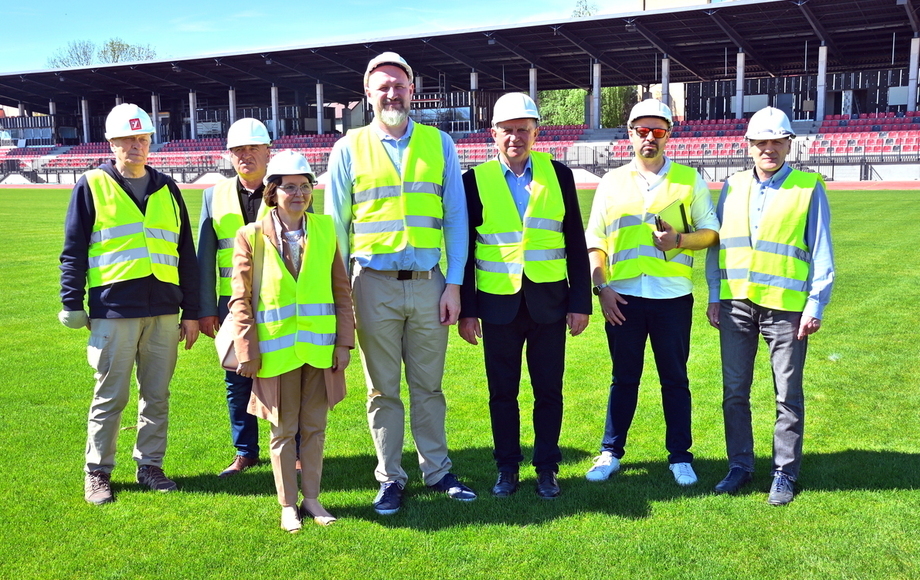 Płońsk zyskuje stadion, który może przynosić wielkie sportowe emocje